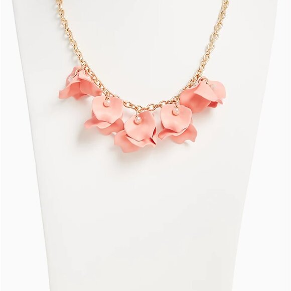 🆕GOLD-TONE & CORAL MATTE PETAL STATEMENT NECKLACE - Picture 2 of 5